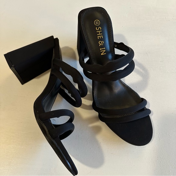 She & In Slip On Block Heeled Sandals - Black Size 8.5 - Picture 9 of 13
